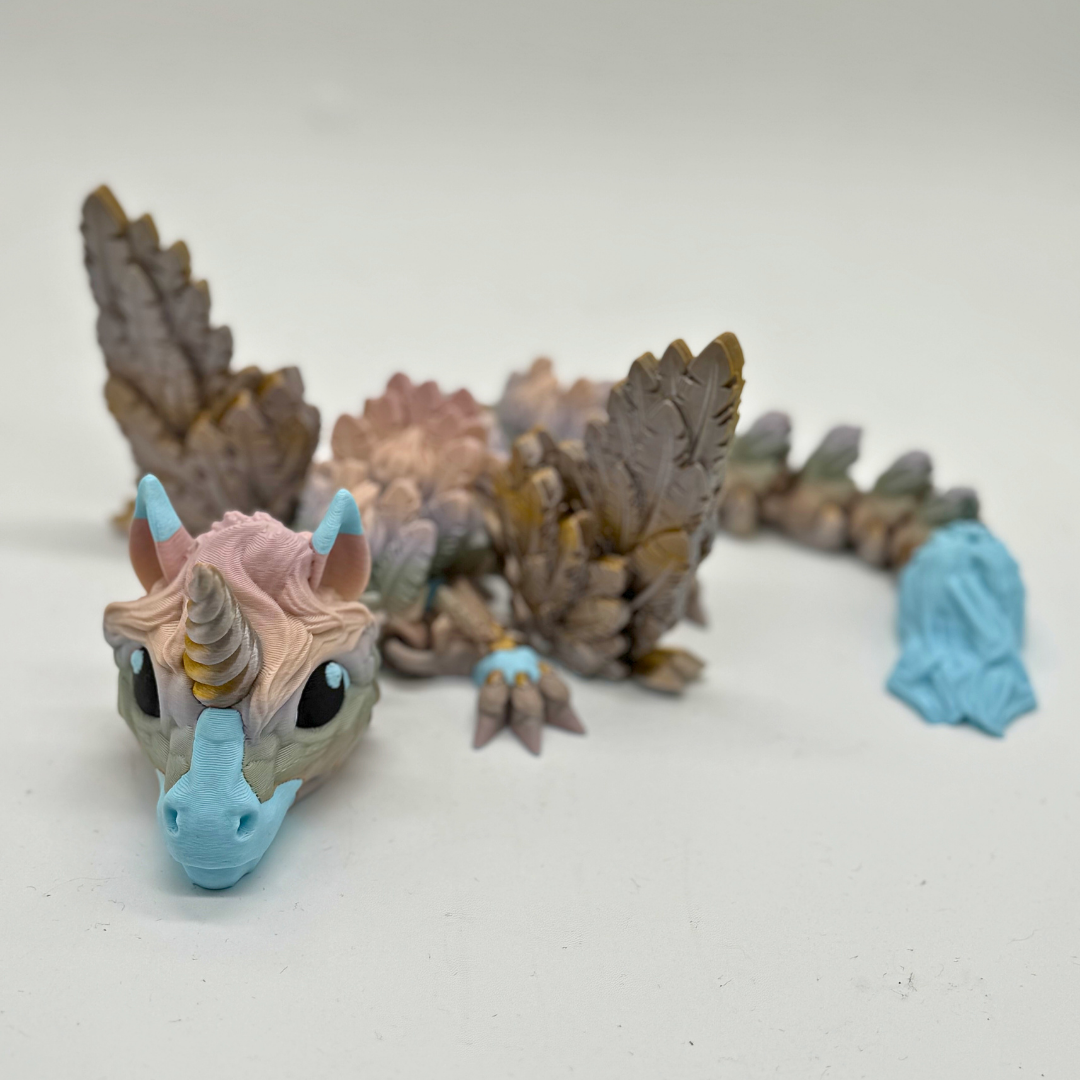 Baby Alicorn Drache mit Flügeln